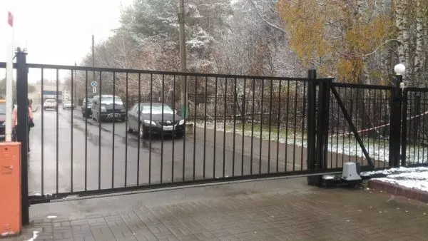 ОТКАТНЫЕ РЕШЕТЧАТЫЕ ВОРОТА ДЛЯ ПРОМЫШЛЕННЫХ ТЕРРИТОРИЙ — Ворота 5 метров откатные
